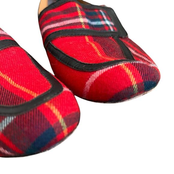 Bettye Muller Women's Red Tartan Plaid Loafers Flats Size 6 - Picture 4 of 13